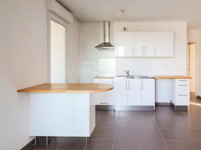 For sale Lyon-7eme-arrondissement 4 rooms 84 m2 Rhone (69007) photo 2