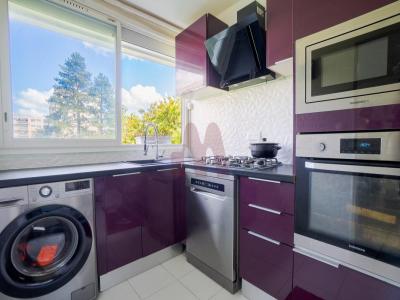 For sale Bron 3 rooms 55 m2 Rhone (69500) photo 2