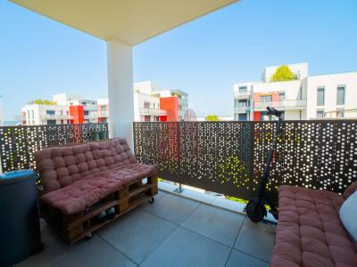 For sale Vaulx-en-velin 4 rooms 75 m2 Rhone (69120) photo 2