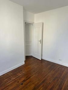 For rent Courbevoie 2 rooms 23 m2 Hauts de Seine (92400) photo 1