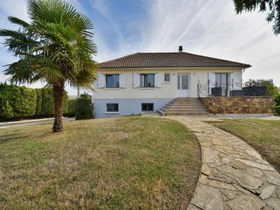 For sale CHOLET SUD 6 rooms 165 m2 Maine et loire (49300) photo 0