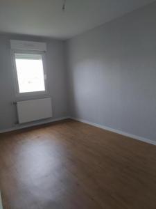 For rent Ruffec 3 rooms 67 m2 Indre (36300) photo 0