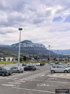 Louer Local commercial Saint-alban-leysse 77204 euros