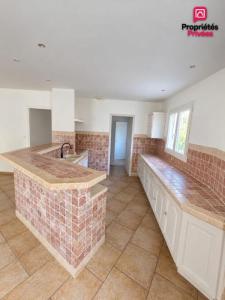 For sale Saint-maximin-la-sainte-baume 5 rooms 120 m2 Var (83470) photo 4