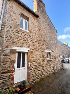 For sale Ernee 3 rooms 73 m2 Mayenne (53500) photo 1