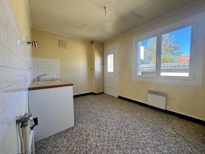 For sale Vierzon 3 rooms 61 m2 Cher (18100) photo 3