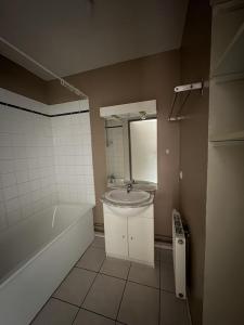 For rent Rouen 2 rooms 49 m2 Seine maritime (76100) photo 4
