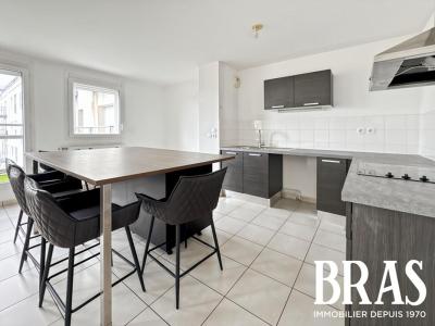 For sale Nantes 3 rooms 70 m2 Loire atlantique (44200) photo 2