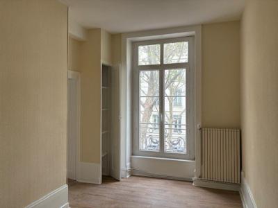Louer Appartement Lyon-7eme-arrondissement 1590 euros