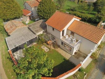 For sale 4 rooms 109 m2 Charente (16240) photo 3