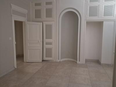 For rent CENTRE VILLE 3 rooms 91 m2 Yonne (89100) photo 2