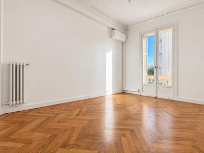 Louer Appartement 73 m2 Nice