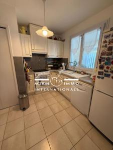 For sale Saint-martin-de-crau 6 rooms 105 m2 Bouches du Rhone (13310) photo 2