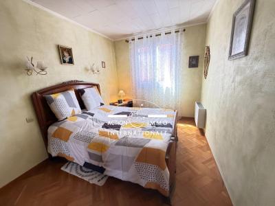 For sale Saint-martin-de-crau 6 rooms 105 m2 Bouches du Rhone (13310) photo 4