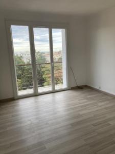 For rent Nimes 4 rooms 64 m2 Gard (30000) photo 0
