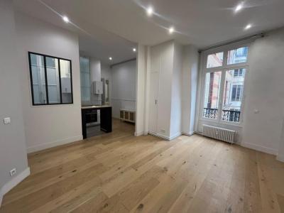 For rent Paris-8eme-arrondissement 3 rooms 84 m2 Paris (75008) photo 0