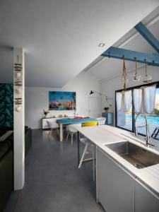 For sale Vertou 5 rooms 159 m2 Loire atlantique (44120) photo 4