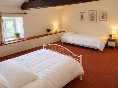 For sale 7 rooms 198 m2 Deux sevres (79240) photo 1