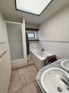 For sale �GLISE 4 rooms 86 m2 Nord (59115) photo 3