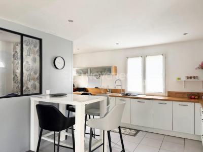 For sale Lons 5 rooms 105 m2 Pyrenees atlantiques (64140) photo 1