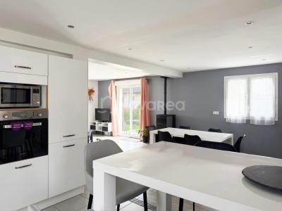 For sale Lons 5 rooms 105 m2 Pyrenees atlantiques (64140) photo 3