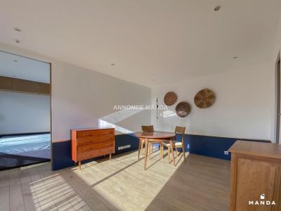 Louer Appartement Paris-18eme-arrondissement 1262 euros