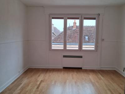 For rent CENTRE VILLE 2 rooms 67 m2 Yonne (89100) photo 4