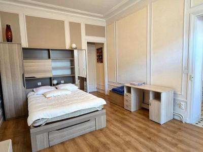For sale Vichy 2 rooms 67 m2 Allier (03200) photo 2