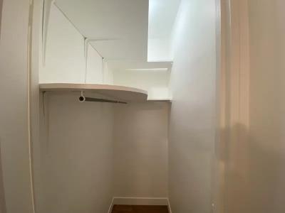 Louer Appartement Paris-18eme-arrondissement 2438 euros