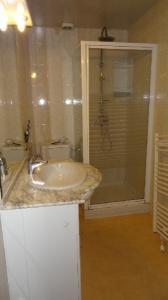 For sale Pomerols HYPER CENTRE 4 rooms 88 m2 Herault (34810) photo 3